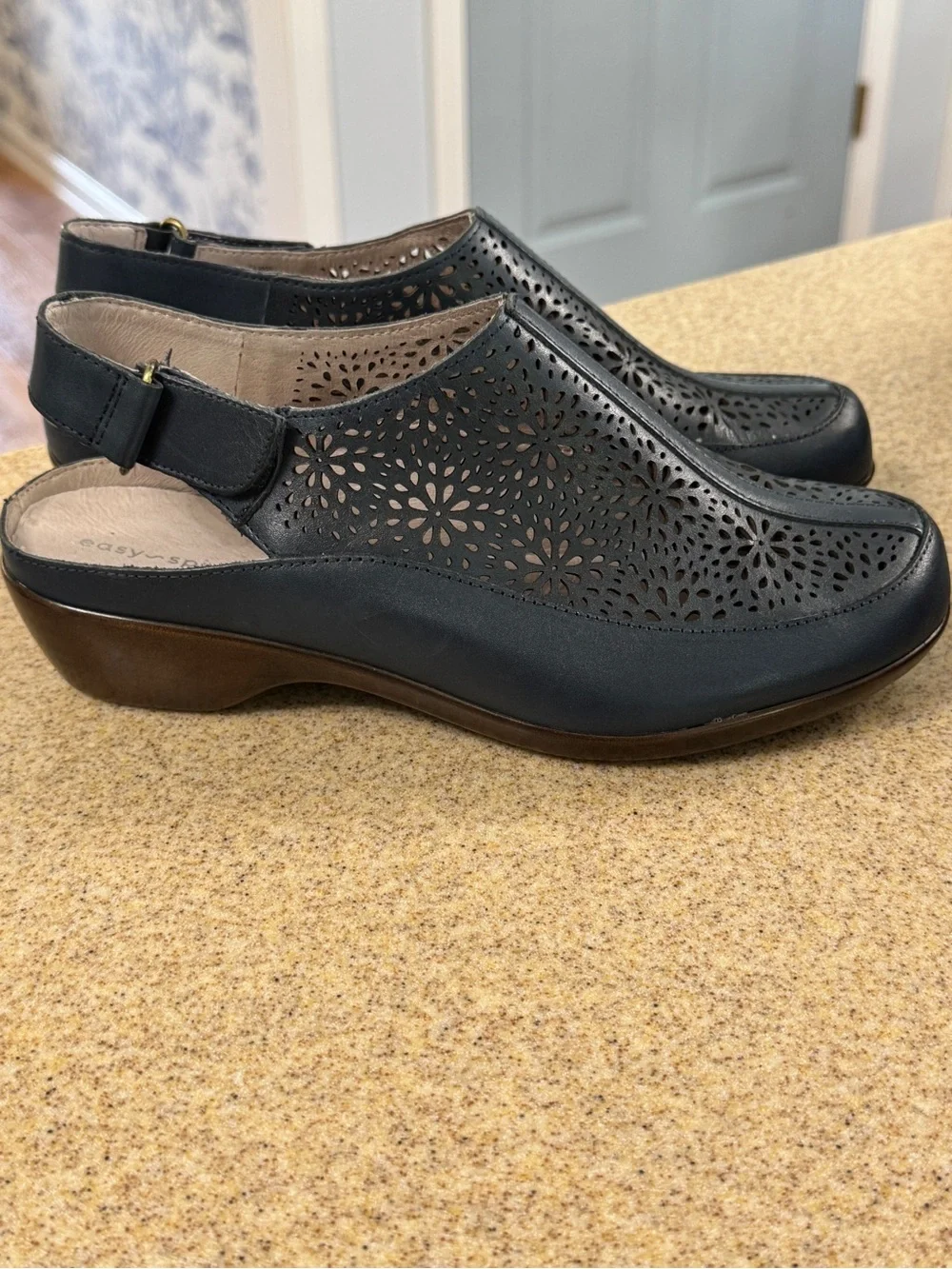 Easy Spirit Sedawn Navy Blue Leather Laser Cut Sling Back Mule Shoes 7.5 WW New